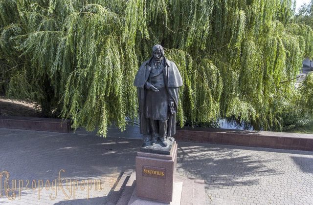 Пам’ятник біля курорту