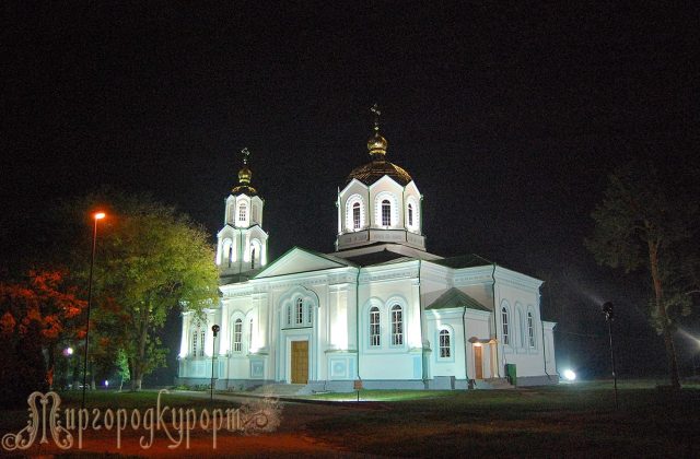 Собор Успення Пресвятої Богородиці ввечері