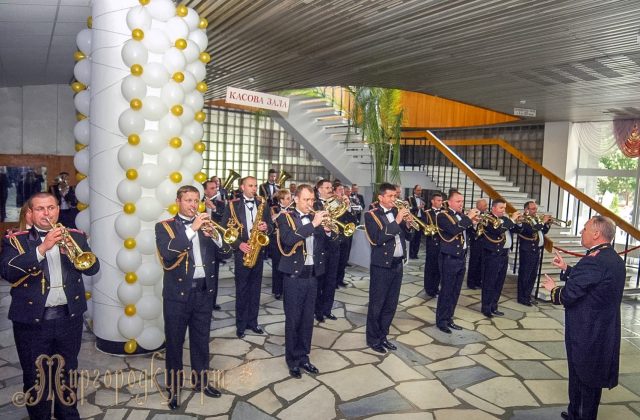 Духовий оркестр на святі