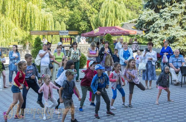 Ранкова гімнастика з дітьми